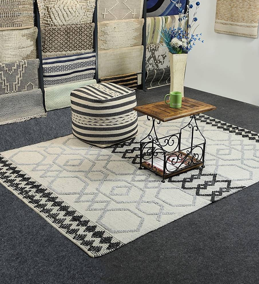 Rugs & Poufs